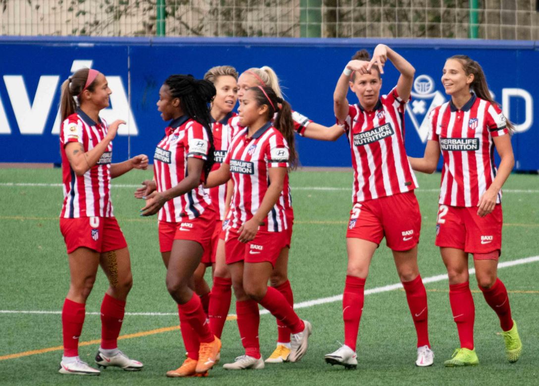 El Atlético de Madrid se colocó líder con Deyna Castellanos como protagonista