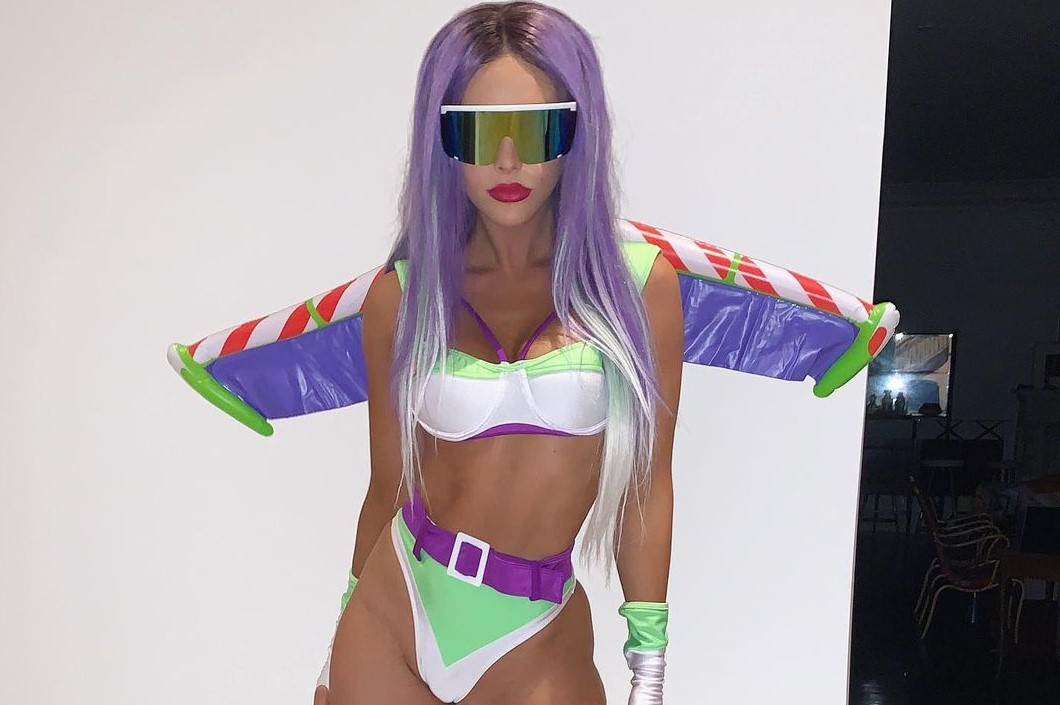 ¡Hasta el infinito y que buena está! Lele Pons se disfraza de una versión sensual de Buzz- Lightyear  (FOTOS)