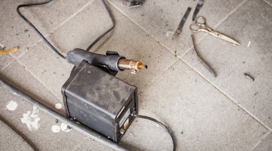 Circuncidó a nueve niños con una pistola de soldar y se libró de ir a prisión