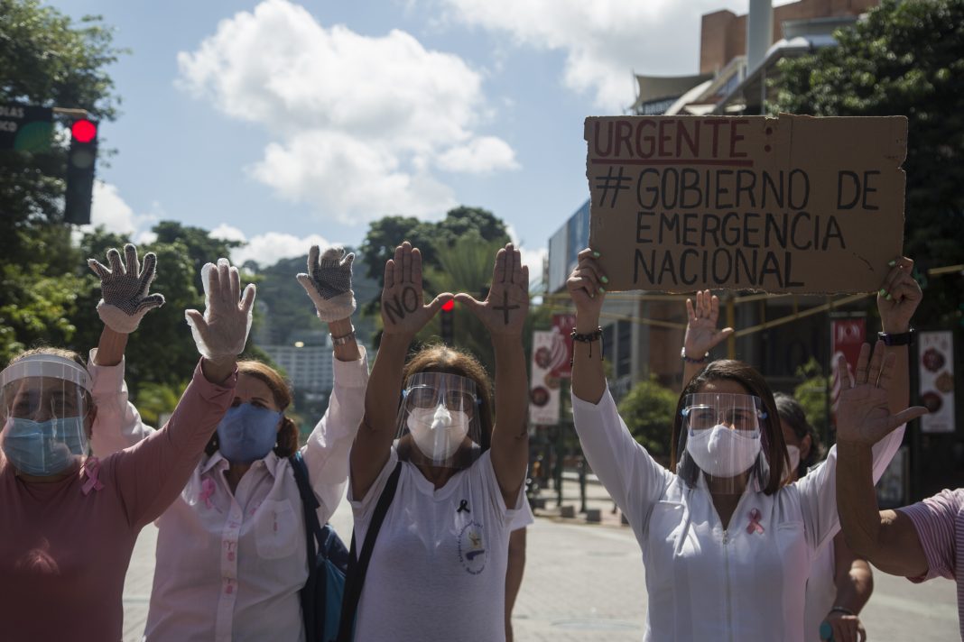 “Señor Nicolás Maduro, hágale un favor a Venezuela y renuncie”, el mensaje de las enfermeras venezolanas (VIDEO)