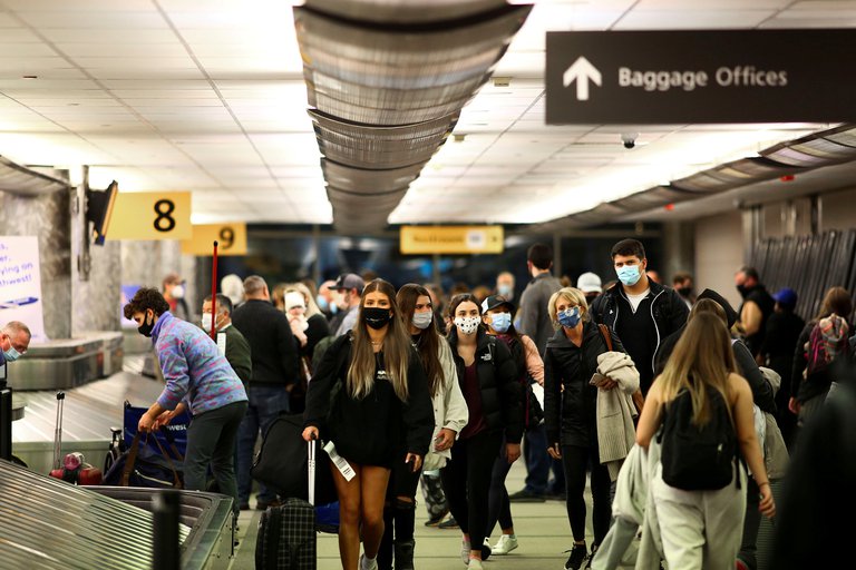 EEUU extendió mandato de mascarillas para aviones y trenes por 30 días más