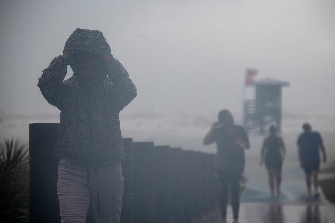 Tormenta tropical Eta toca tierra nuevamente en Florida (Fotos)