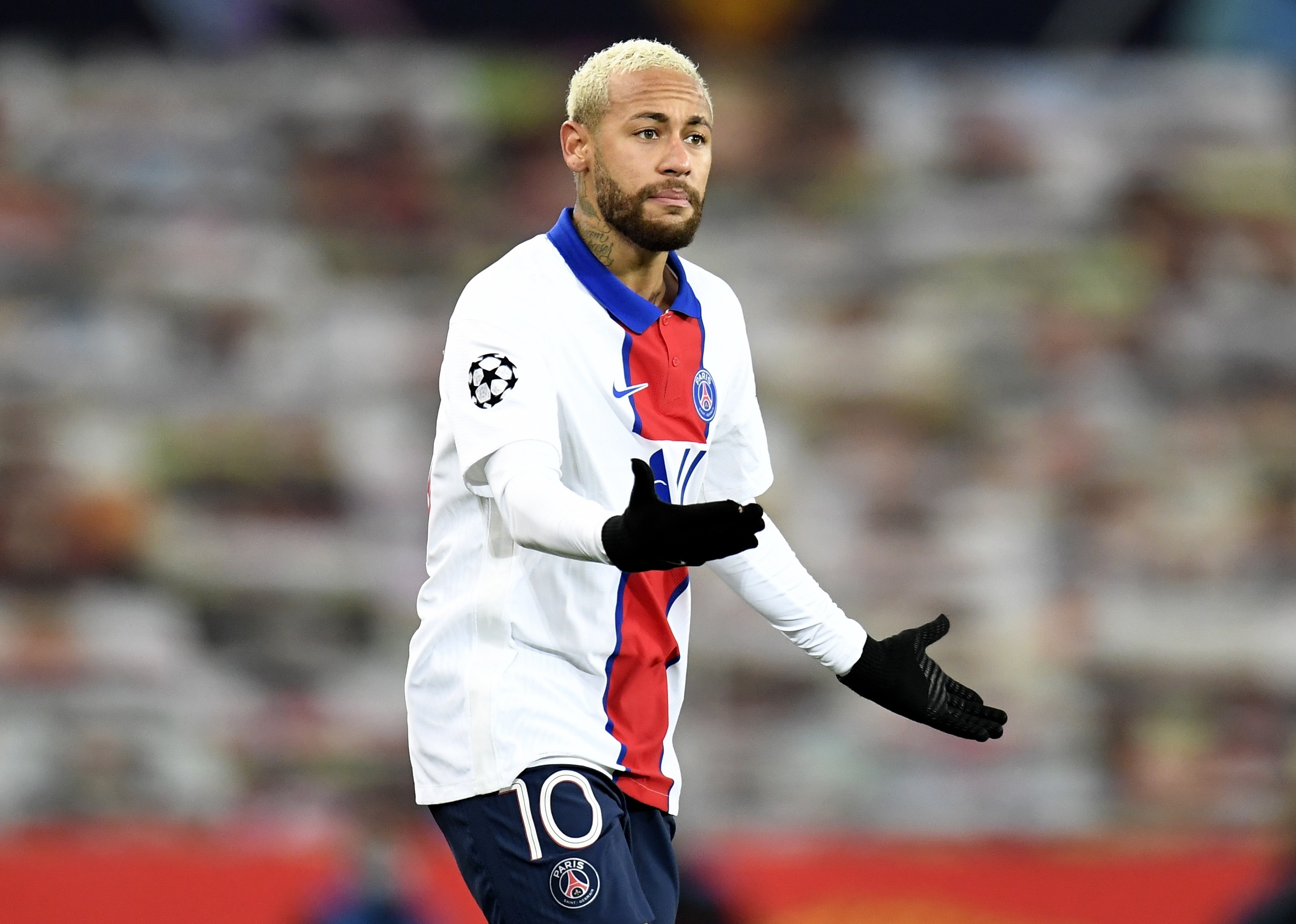 Neymar ofreció el dorsal “10” del PSG a Messi, según medio francés