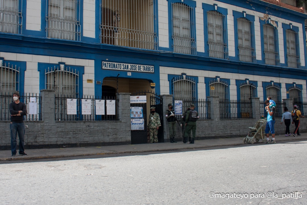 “Es tan rápido”: Así intenta el chavismo explicar la “histórica” abstención para el show electoral #6Dic (FOTOS)