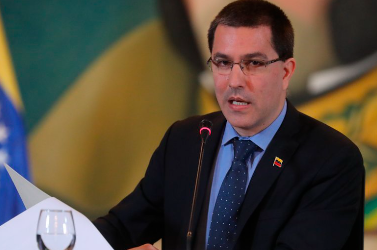 Arreaza amenazó con colapsar servidores de la BBC por no aceptar su lloradera