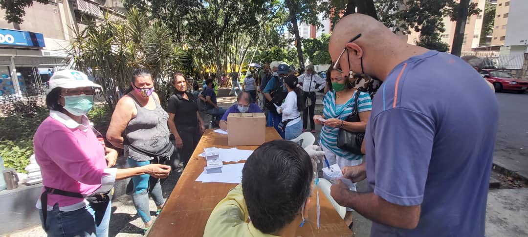 Así se encuentra el punto de Consulta Popular en Montalbán #12Dic (Imágenes)