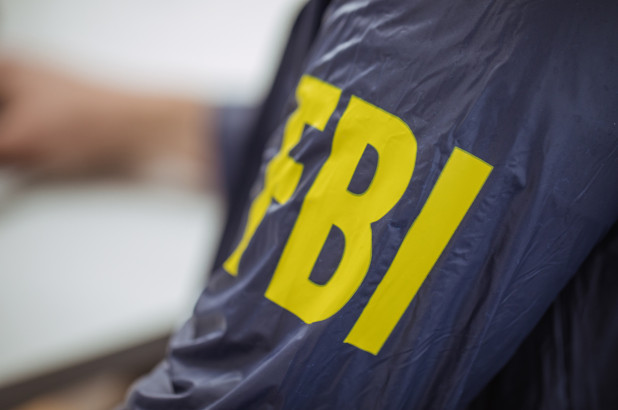 Agentes del FBI resultan heridos durante registro de una vivienda de Florida