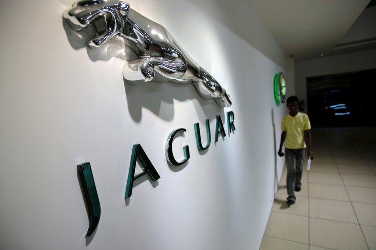 Pidió 808 permisos por enfermedad y demandó a Jaguar Land Rover por despido injustificado