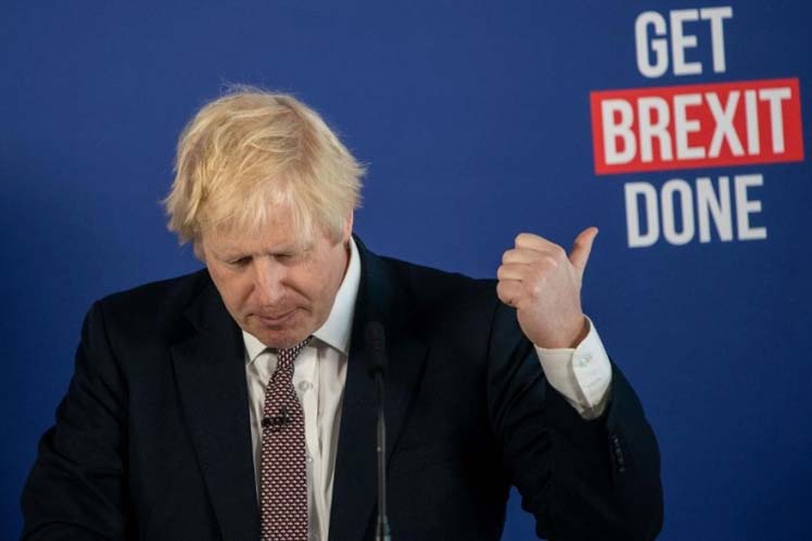 Boris Johnson avisa de un “endurecimiento” de las restricciones por la Covid-19