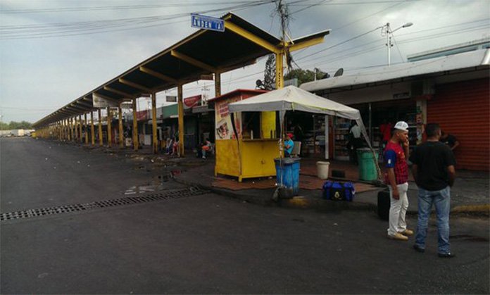 Larenses obligados a vivir confinados por falta de transporte público