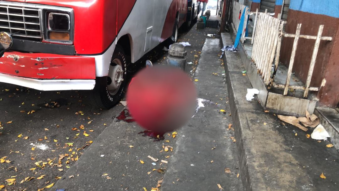 Asesinan a un joven en situación de calle en Los Dos Caminos