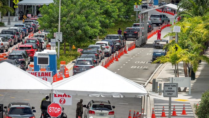 Florida convertirá las sedes de pruebas en centros de vacunación contra el Covid-19