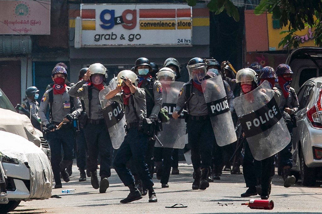 Violenta represión de manifestaciones en Birmania deja al menos seis muertos