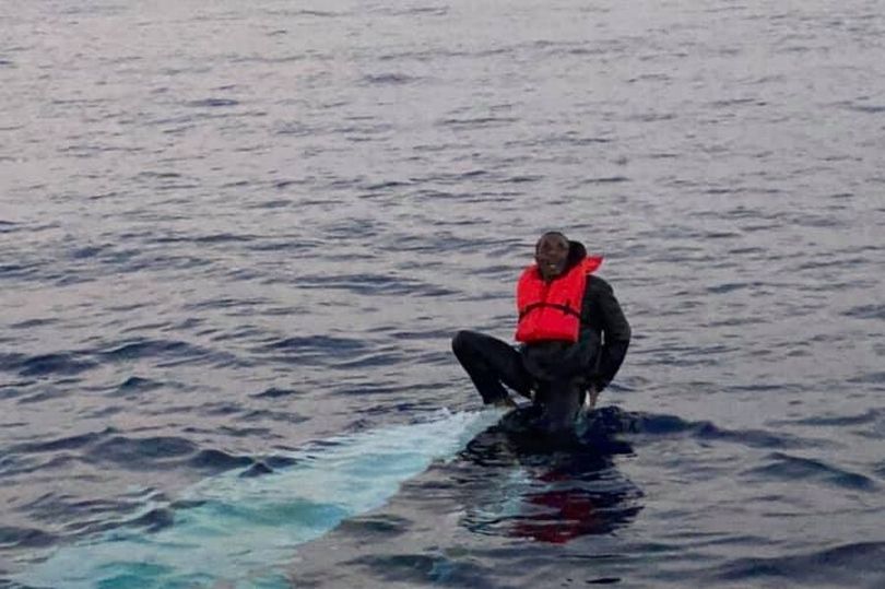 Hombre que se dirigía a EEUU fue rescatado por pescadores tras 36 horas en el mar