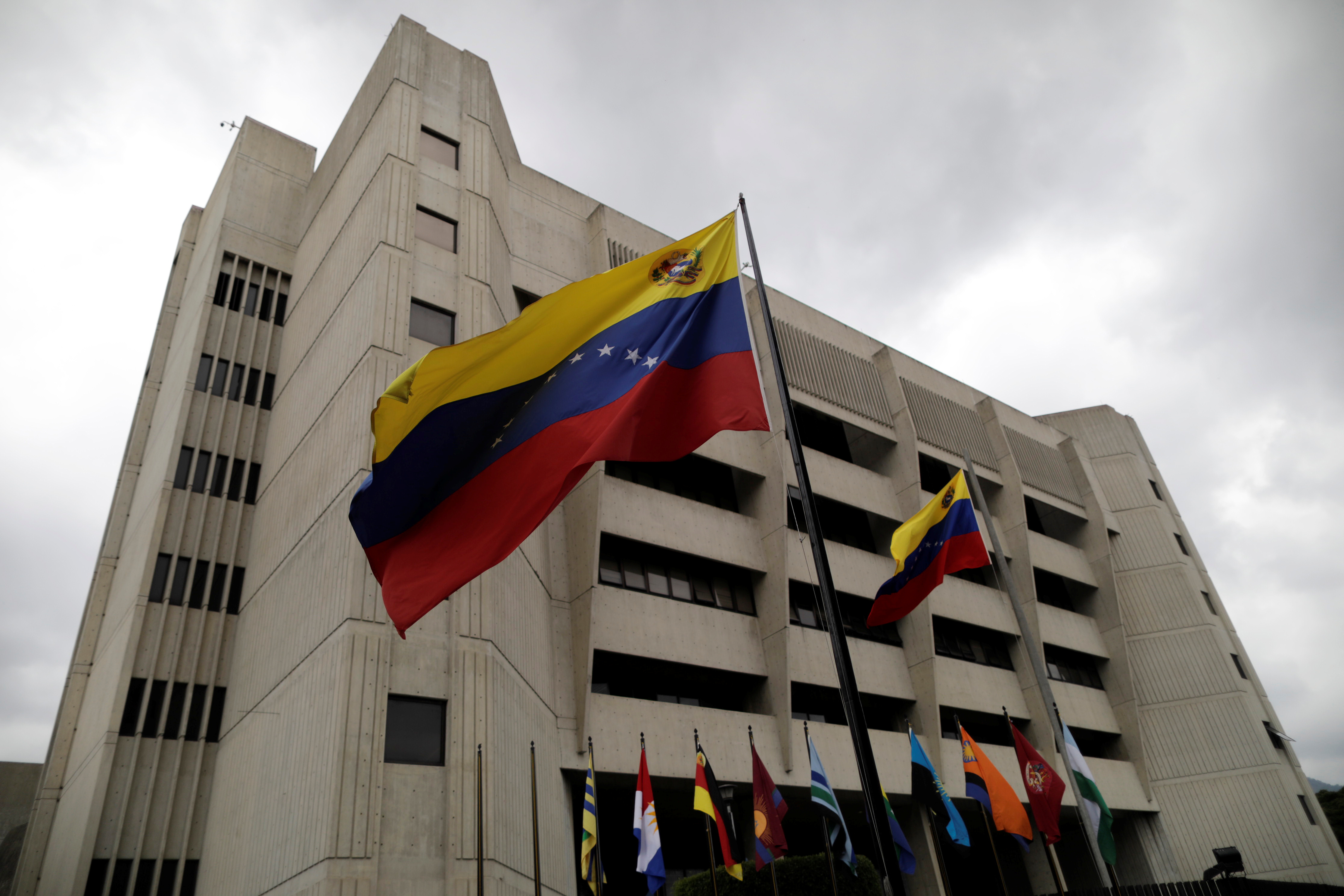 Asamblea fraudulenta aprobó reforma que reduce los magistrados en el TSJ chavista (Video)