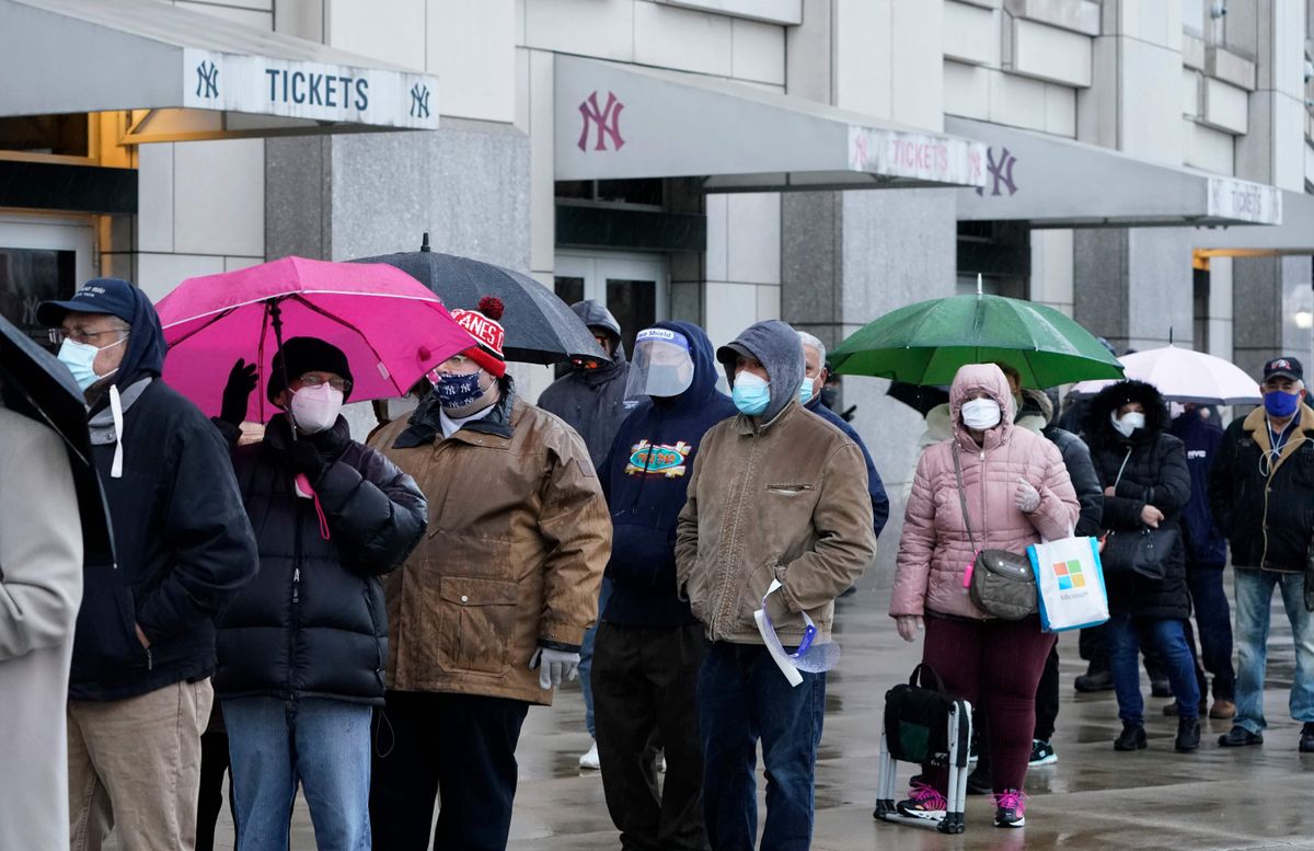 Inició la vacunación para los residentes del Bronx en el estadio de los Yankees