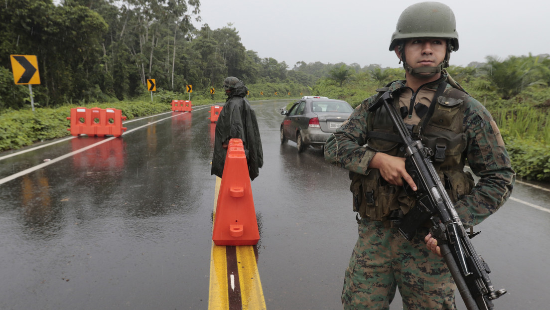 Un recluso que descuartizó a unos jóvenes es asesinado del mismo en una cárcel de Ecuador