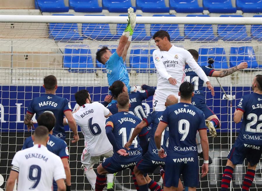 Real Madrid remontó en Huesca y se colocó segundo provisional de LaLiga