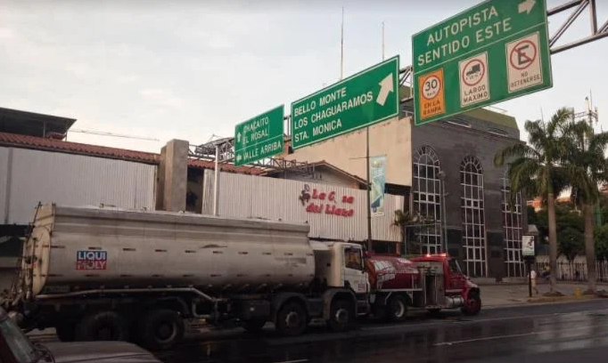 Denuncian que una decena de niños deambulan por Baruta, cometiendo actos vandálicos