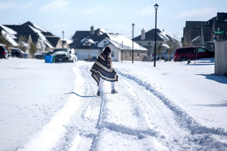 Varios muertos dejó la tormenta invernal que arrasó en Texas