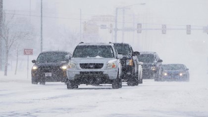 Enorme nevada azotó Estados Unidos y dejó a millones de personas sin luz (Fotos)