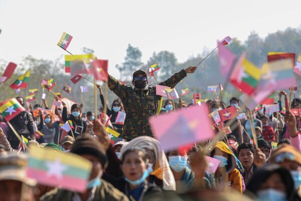 Las protestas se intensifican en Birmania y aumentan los arrestos