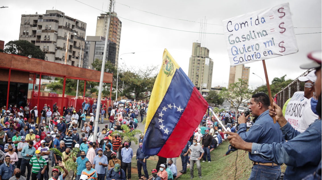 Los reclamos laborales abundan en unas empresas básicas sin rumbo fijo