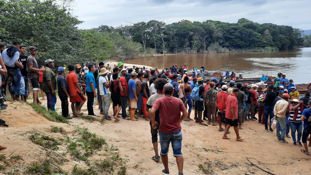 Militares impiden el acceso a minas de El Dorado en medio de atropellos (Fotos)