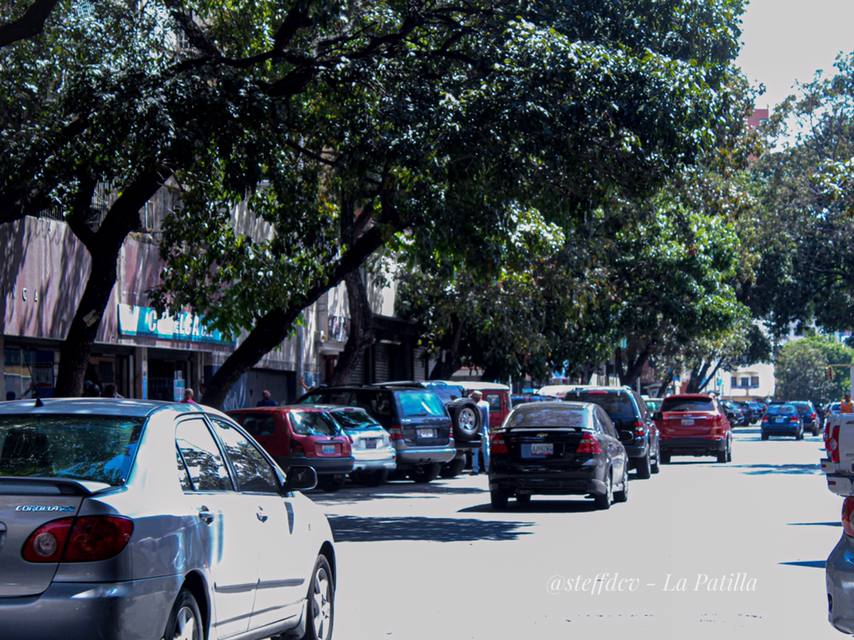 De parqueros se llenan las calles de Caracas ante la debacle laboral en Venezuela