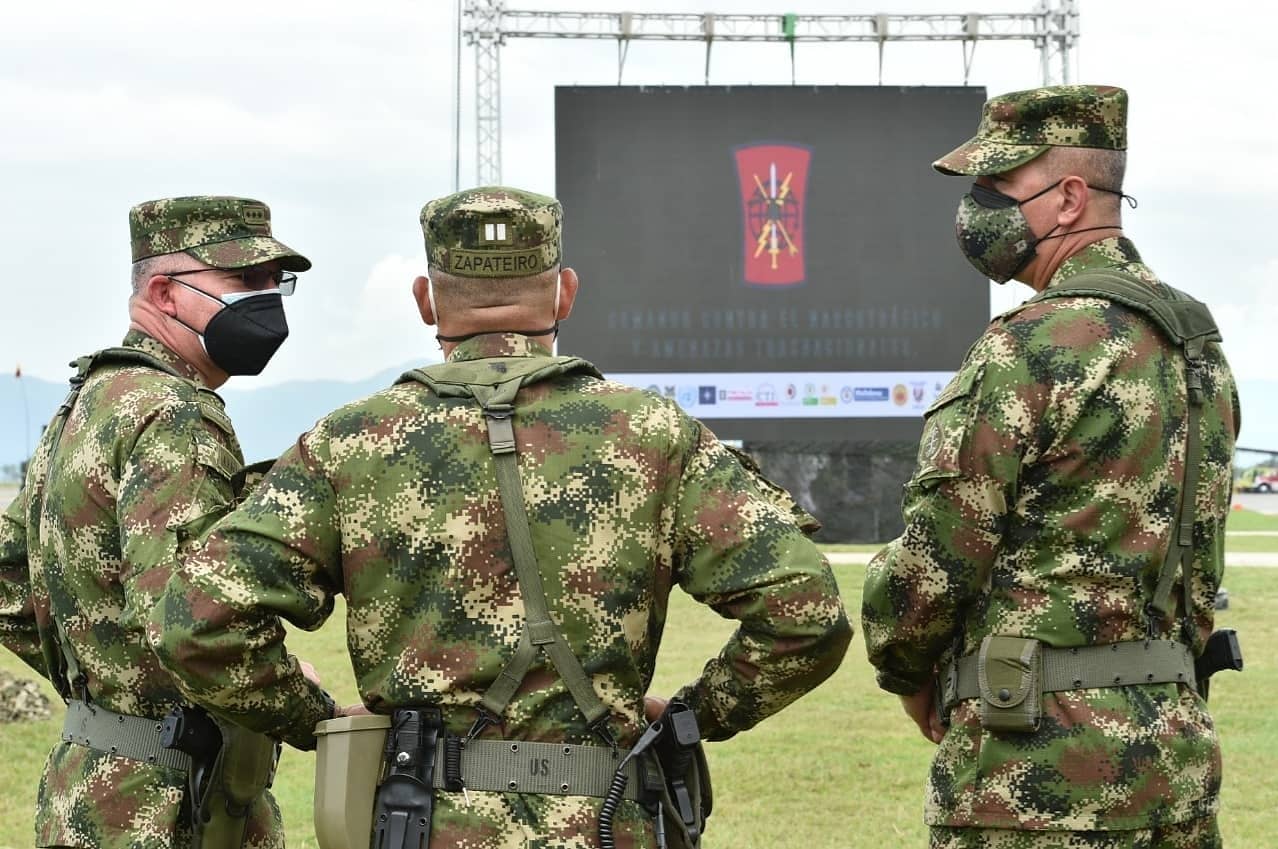 Colombia movilizó a dos mil militares a Arauca tras combates armados en Venezuela