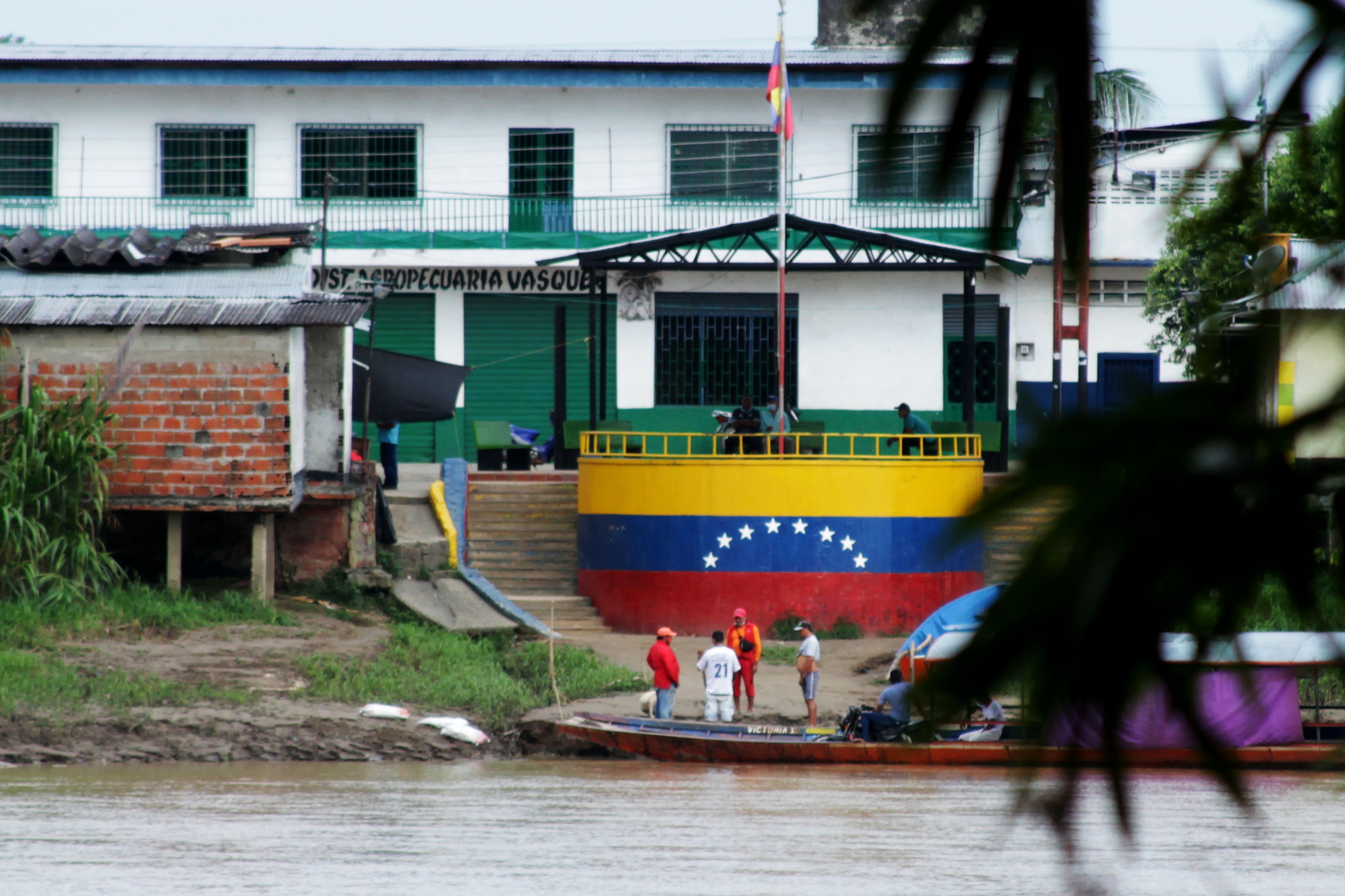 Fanb y disidencias de las Farc en tensa tregua fronteriza, según FundaRedes