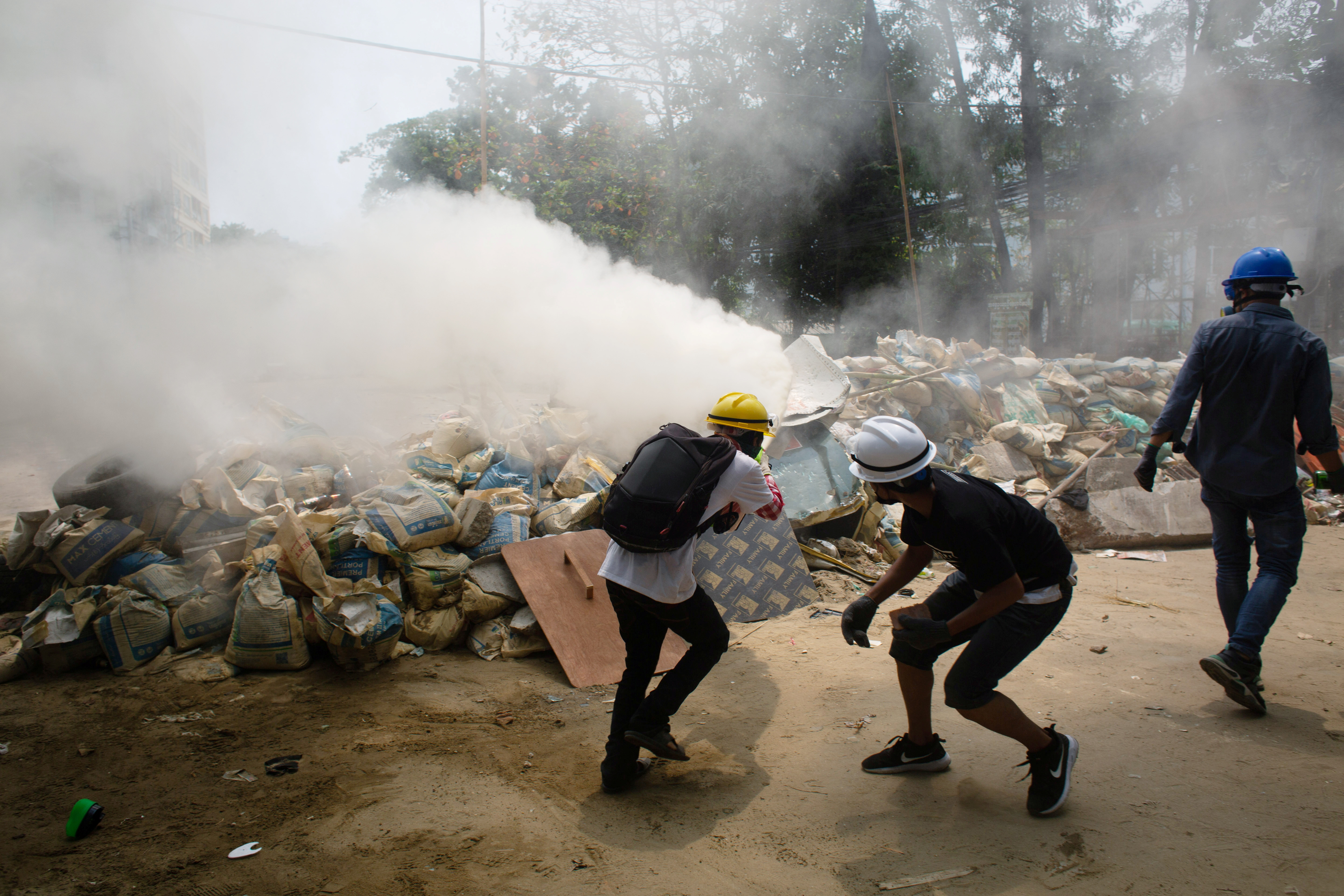 Al menos 39 muertos reportados en Myanmar tras ataques incendiarios a fábricas financiadas por China