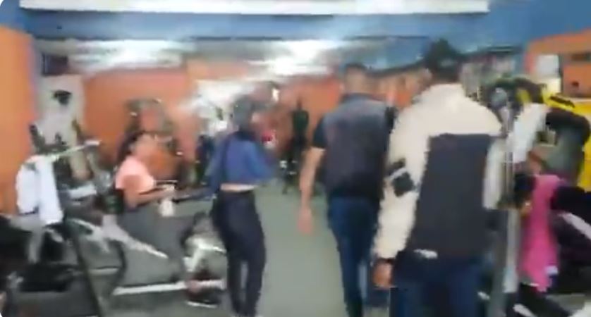 Detuvieron a encargado de gimnasio en Bolívar por trabajar a puerta cerrada (Video)