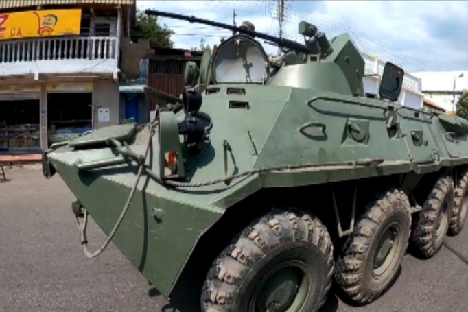 Con tanquetas oxidadas, participan en ejercicios militares en homenaje a Hugo Chávez en el Táchira #6Mar (Fotos)