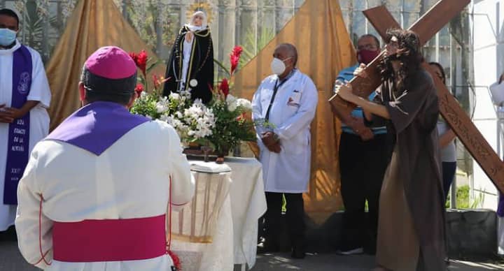 Viacrucis de la Montaña recorrió centros de salud merideños #29Mar (Fotos)