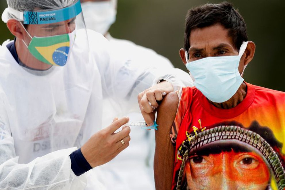 Brasil sobrepasó la marca de los 100 mil casos diarios de Covid-19