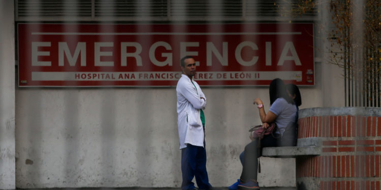 Las UCI de cinco hospitales centinela de Miranda están al máximo de capacidad