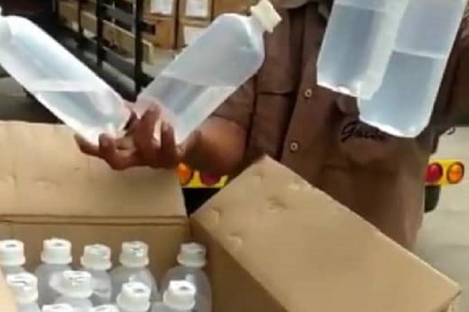 ¡PINCHADAS! Así llegaron las soluciones intravenosas enviadas por Insalud a Los Guayos (VIDEO)