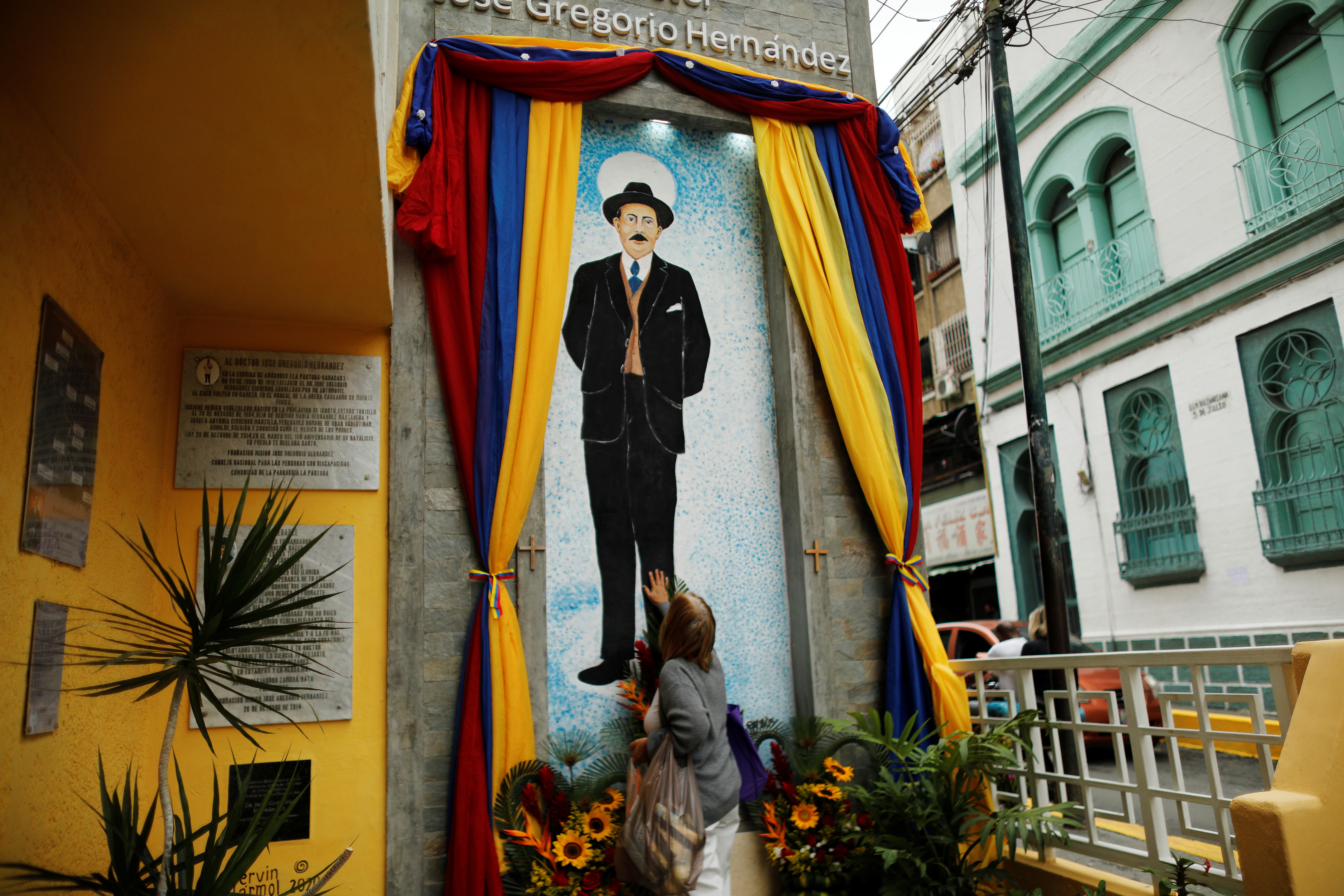 José Gregorio Hernández, el médico milagroso que los venezolanos veneran como santo (Fotos)