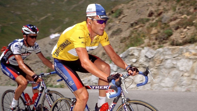 Así funciona el diminuto motor por el que Lance Armstrong fue acusado de haber hecho trampa durante años