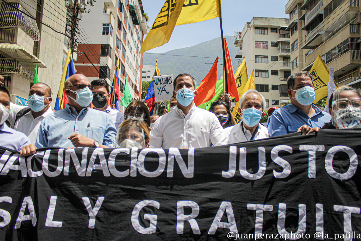 Guaidó desde la marcha del sector salud: La mejor vacuna para Venezuela es estar juntos para salir de esta tragedia