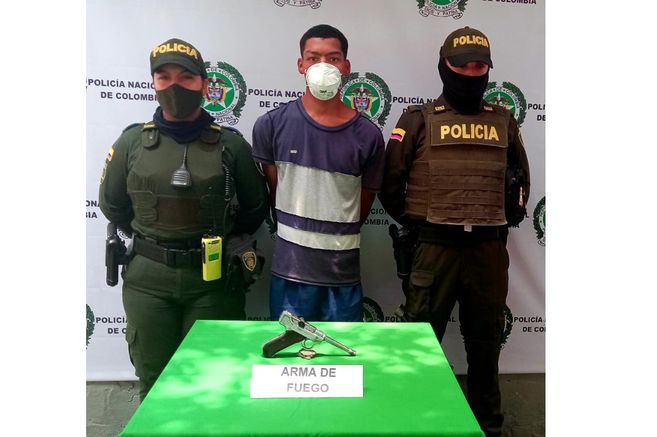 Atracaba en Colombia con una pistola nazi usada en dos Guerras Mundiales, valorada en casi 30 mil dólares… ¡Y no lo sabía!