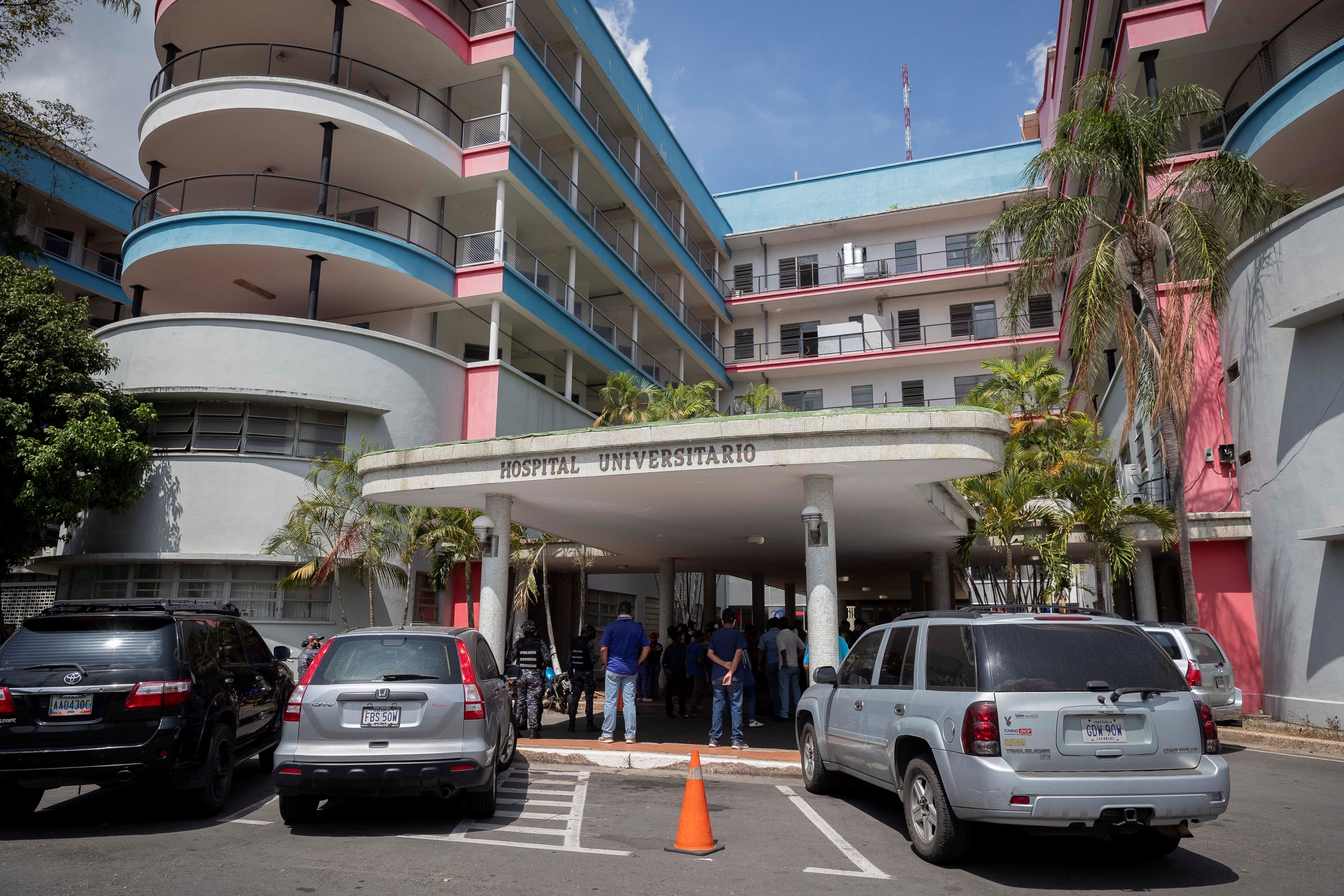 Trabajadoras del Hospital Universitario de Caracas pidieron comida para los pacientes (Video)