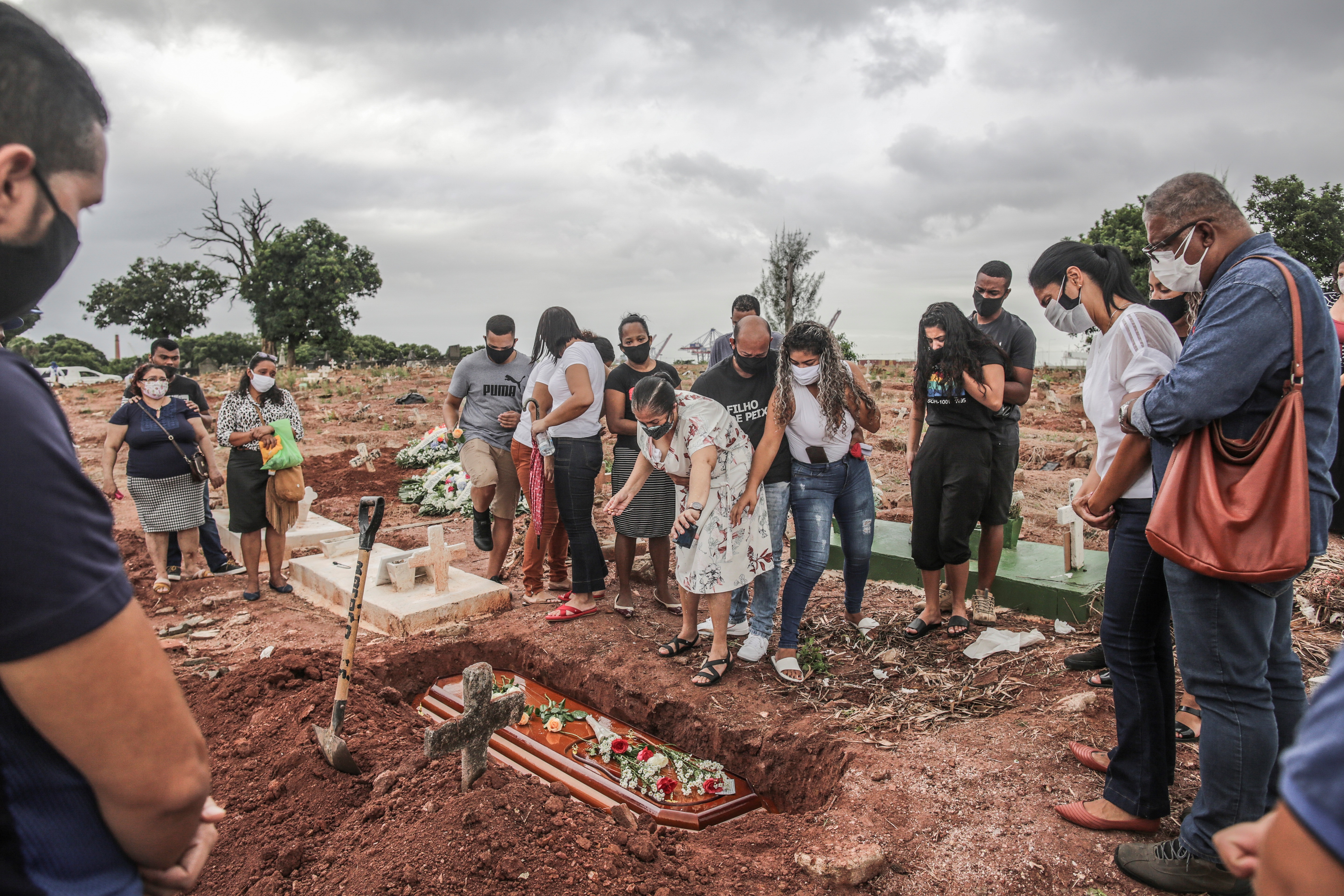 Brasil supera las 430.000 muertes por coronavirus