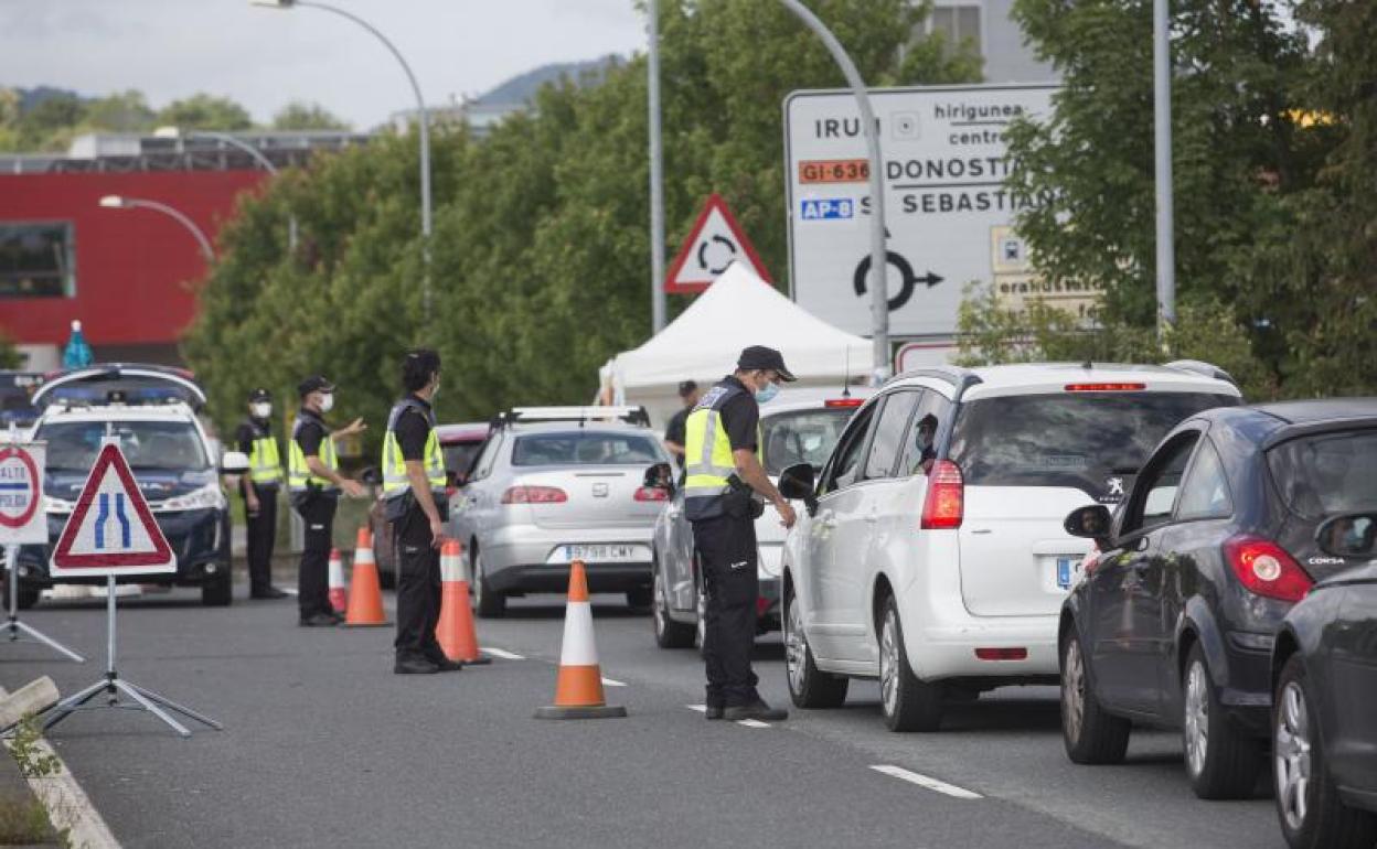 Incautaron en la frontera franco-española 390 mil euros… ¡Escondidos en calcetines!