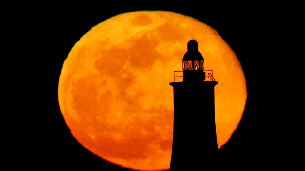 La superluna rosa iluminará los cielos el #26Abr (y esta vez durará tres días)