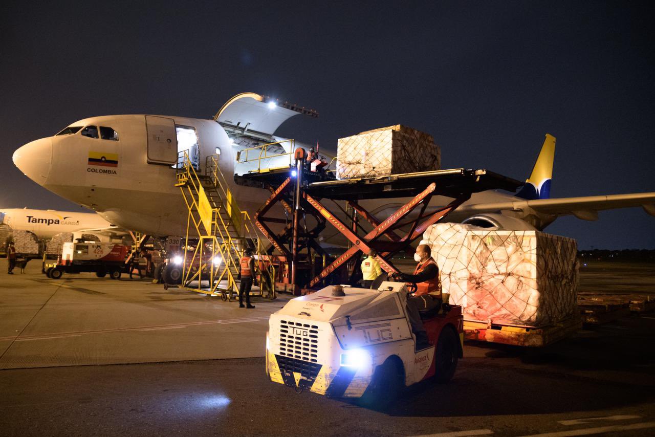 Colombia recibió 912 mil vacunas de AstraZeneca (Fotos)