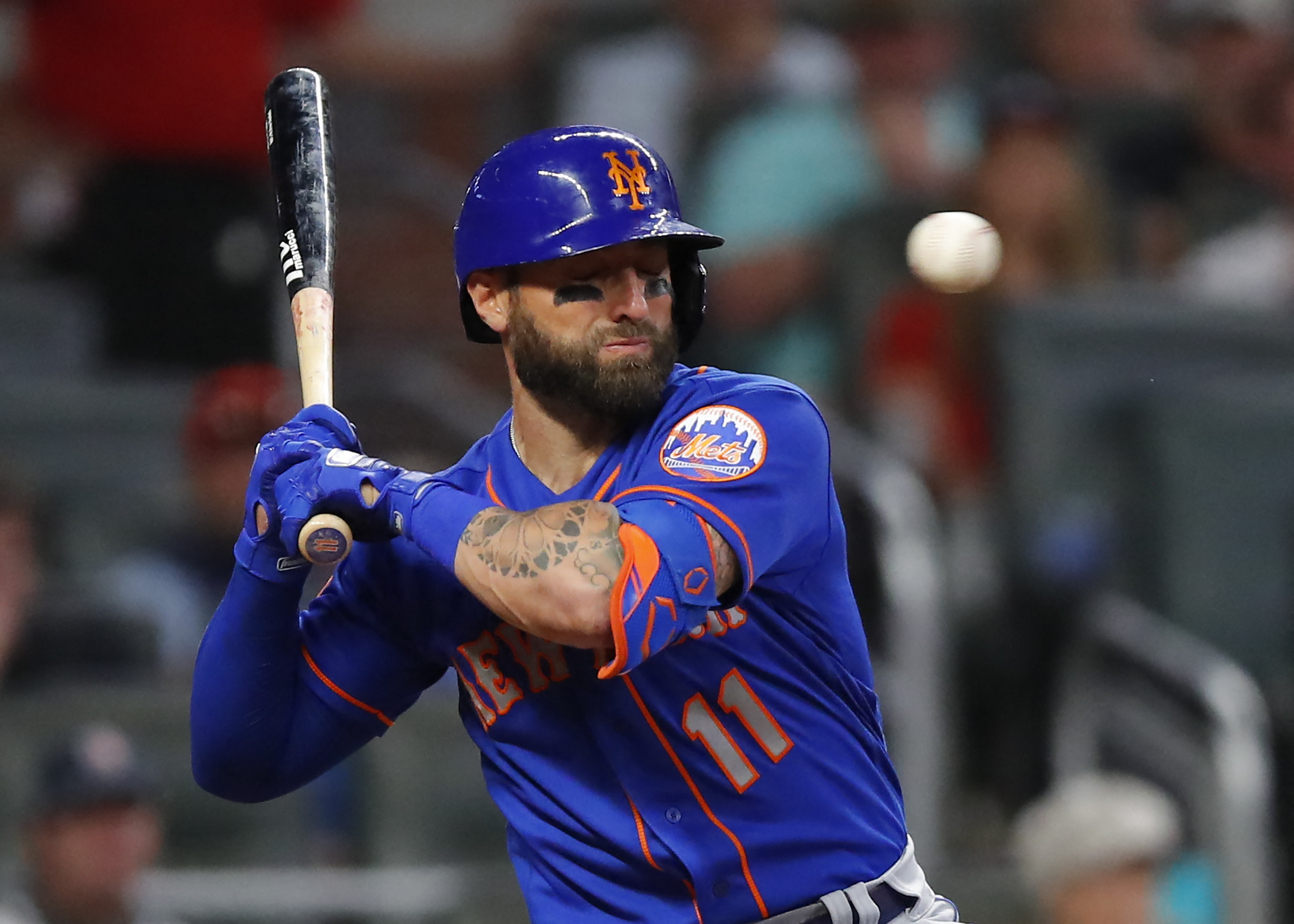 El escalofriante pelotazo que sufrió Kevin Pillar en el juego de Bravos y Mets (Videos)