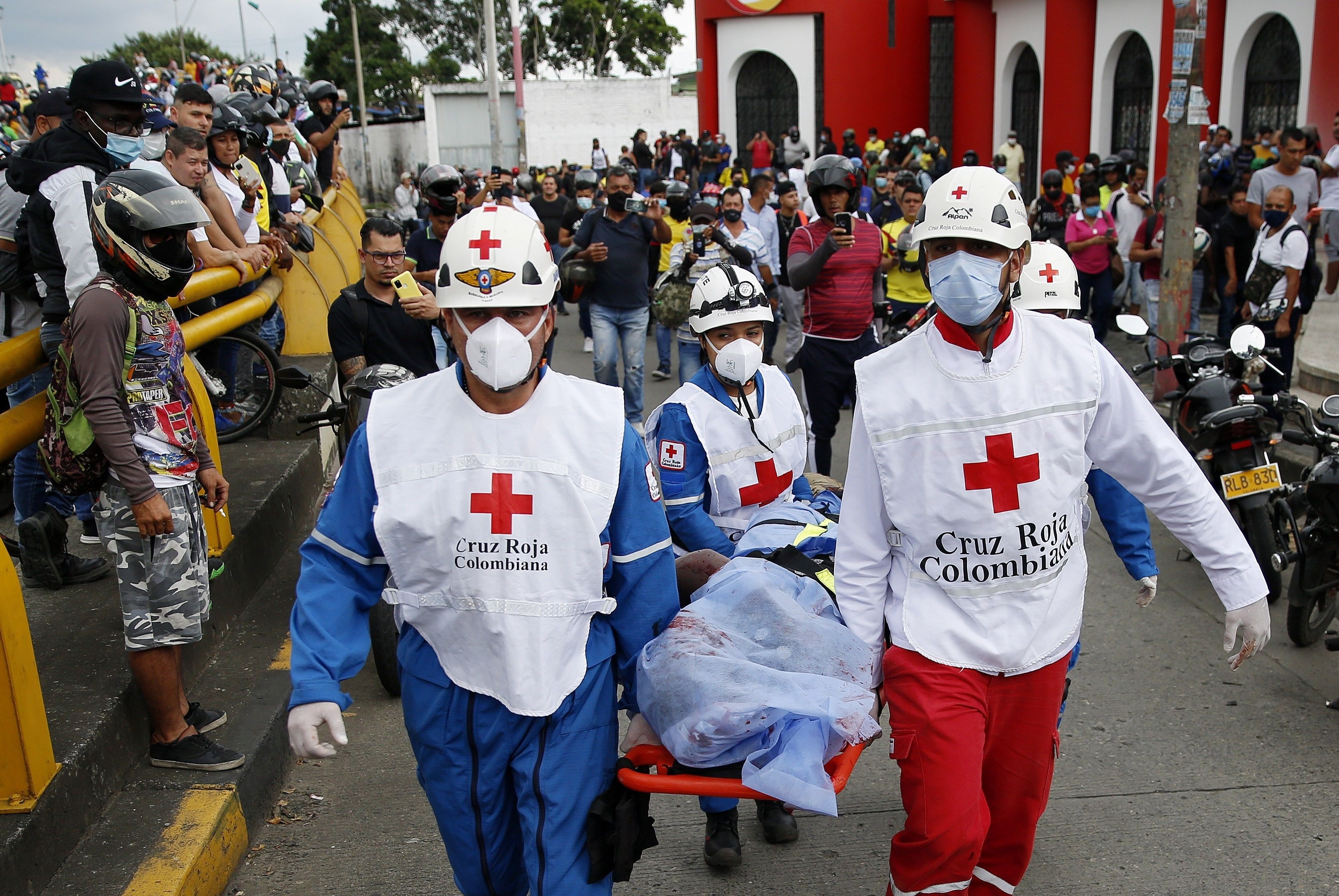 Al menos tres muertos en hechos confusos durante protestas en Cali