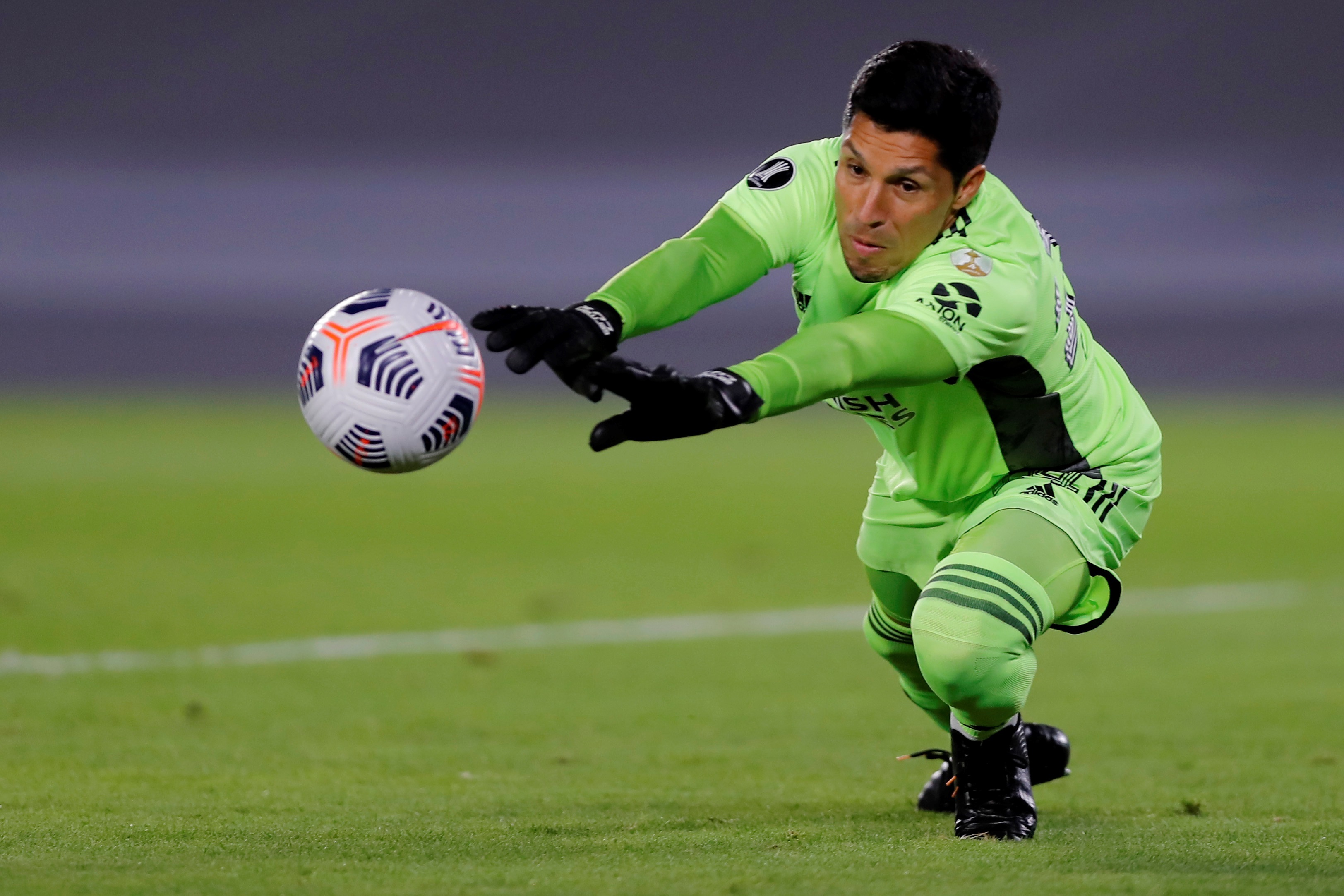 Un heroico River con Enzo Pérez en el arco venció a Santa Fe en la Libertadores (Videos)